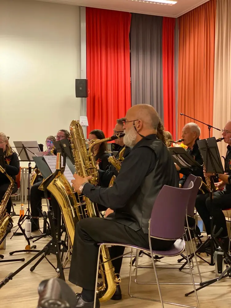 Saxofoon_Orkest_0975d20f-76d6-4793-9f53-d765fd6dc32d.webp