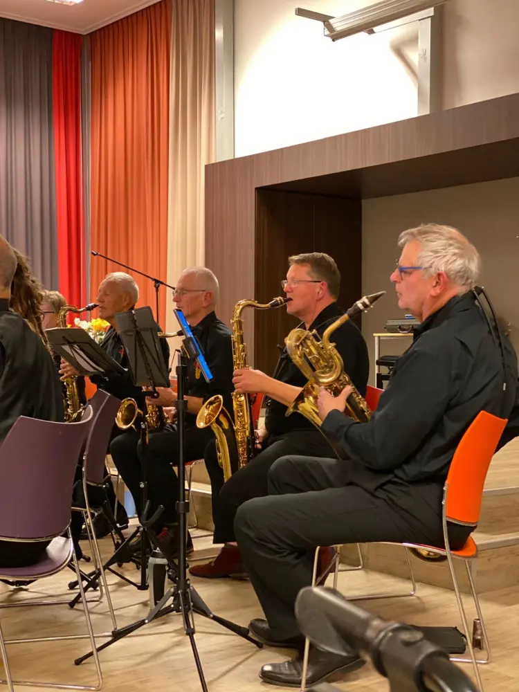 Saxofoon_Orkest_904f35f5-f9b3-4059-bf9a-c0af79571de4.webp